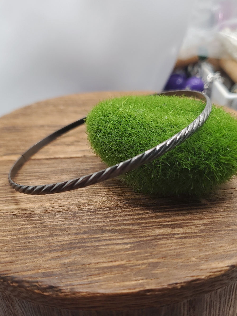 Twisted Metal Bangle Bracelet - Sleek Dark Finish B3505